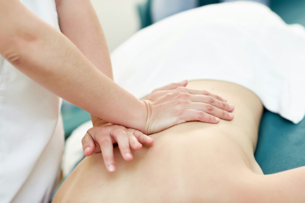 Che tipo di massaggi può eseguire un massoterapista (MCB)?